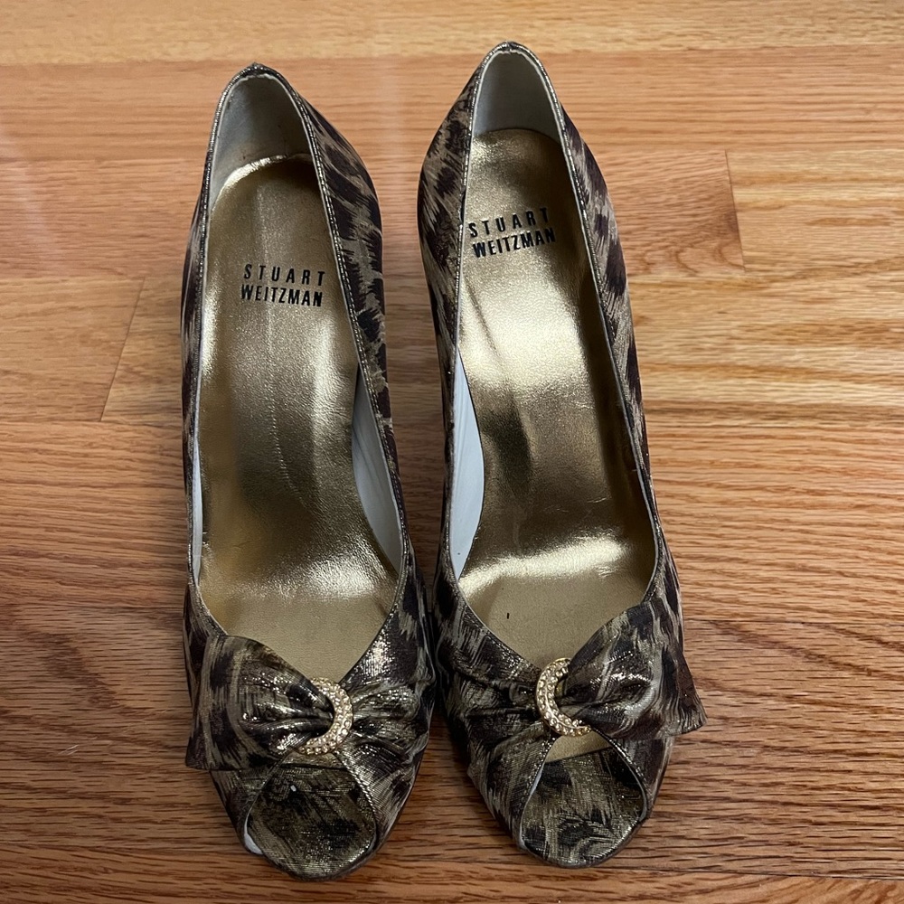 Stuart Weitzman Leopard Print Sparkly Pumps - image 4